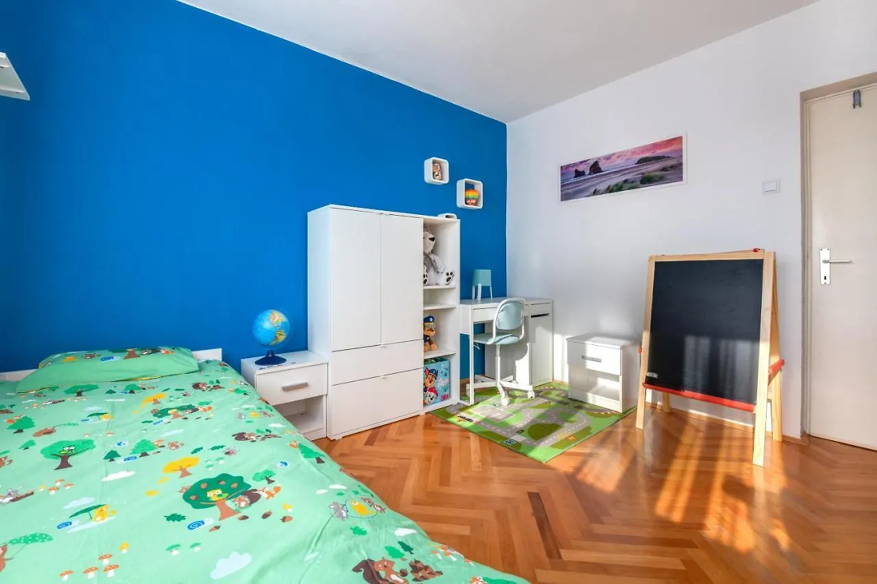 Apartment Niksa Pula